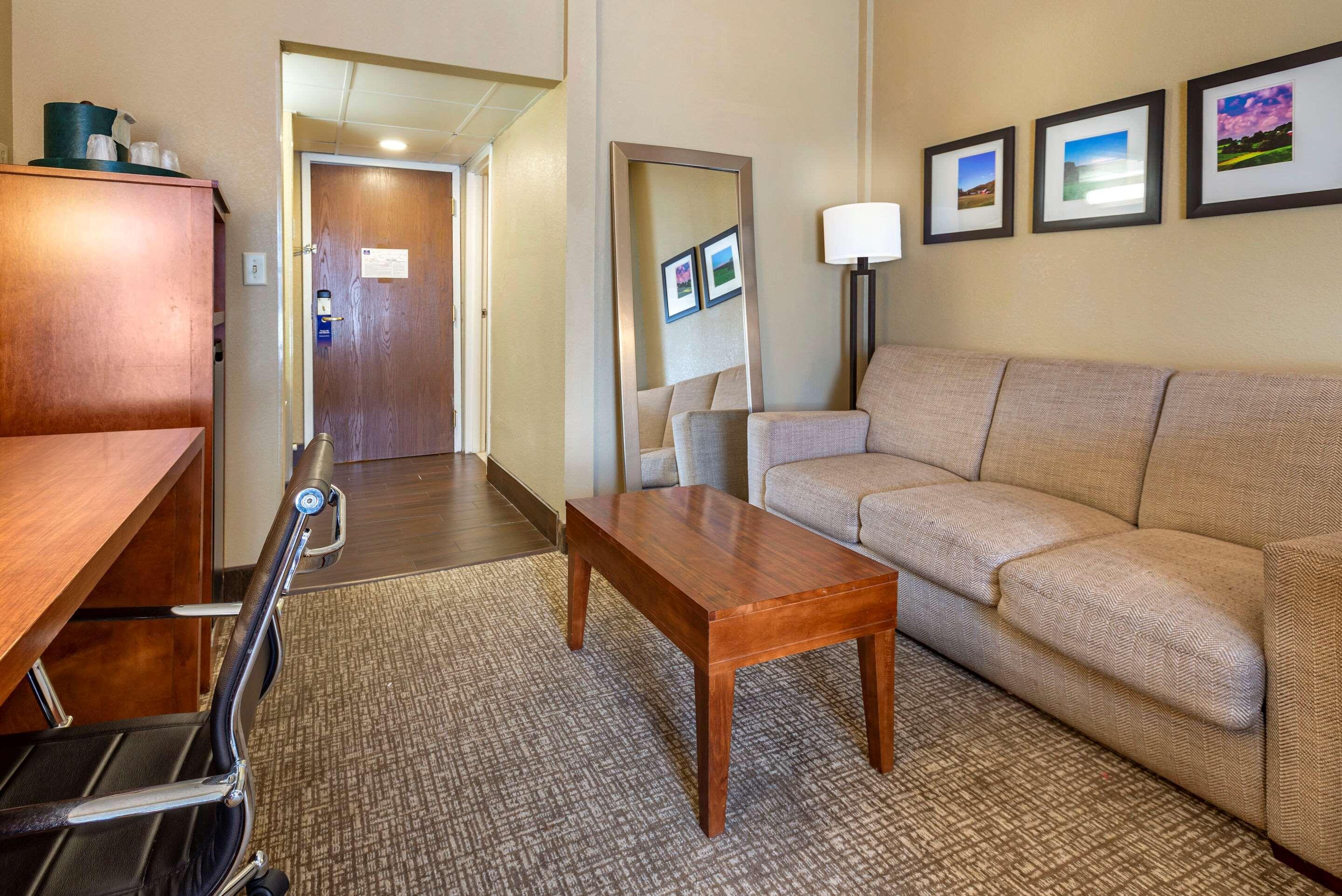 Comfort Suites Bethlehem Near Lehigh University And Lvi Airport Exterior foto