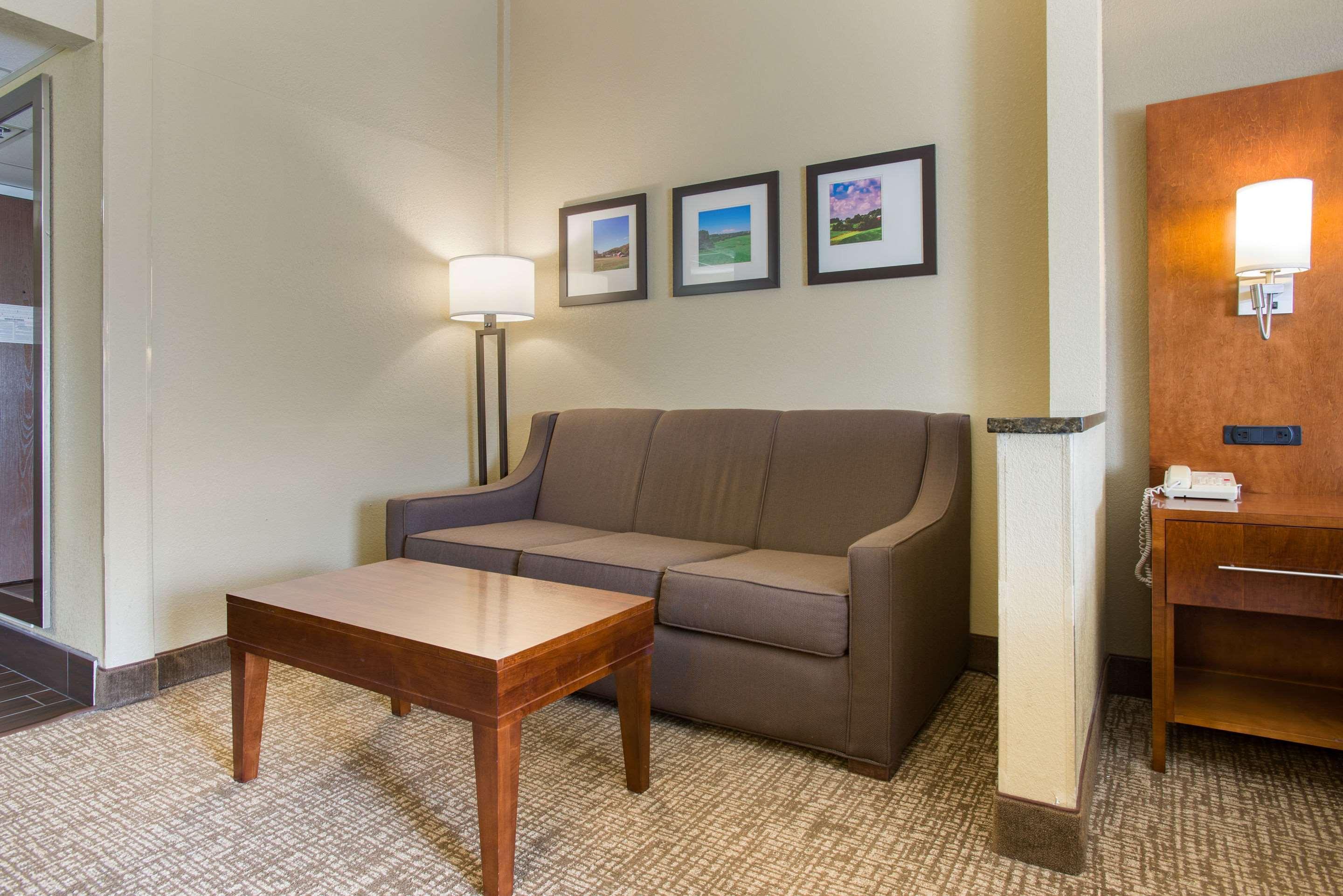 Comfort Suites Bethlehem Near Lehigh University And Lvi Airport Exterior foto