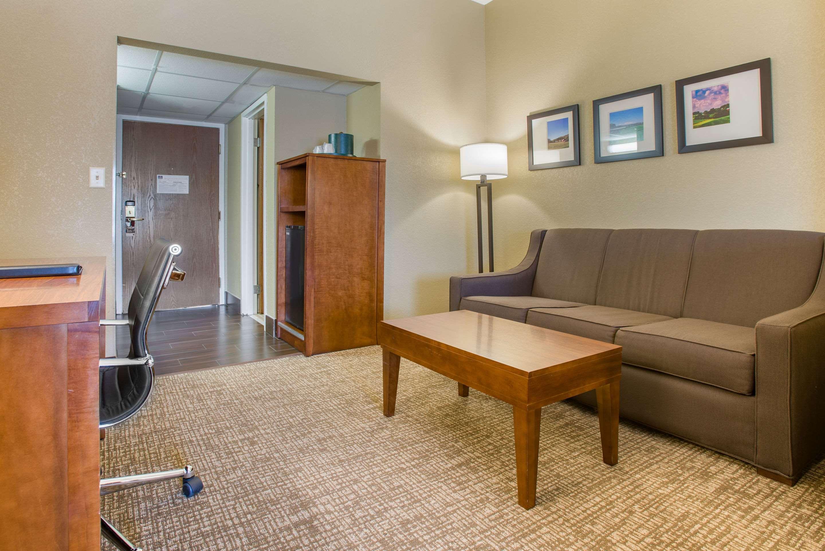 Comfort Suites Bethlehem Near Lehigh University And Lvi Airport Exterior foto