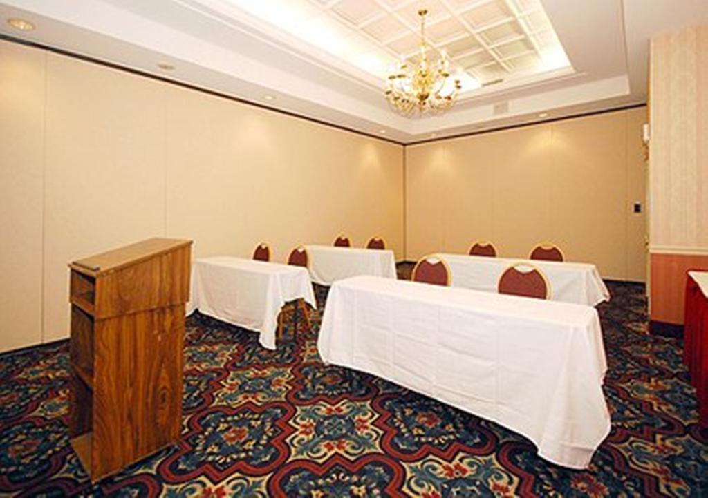 Comfort Suites Bethlehem Near Lehigh University And Lvi Airport Exterior foto