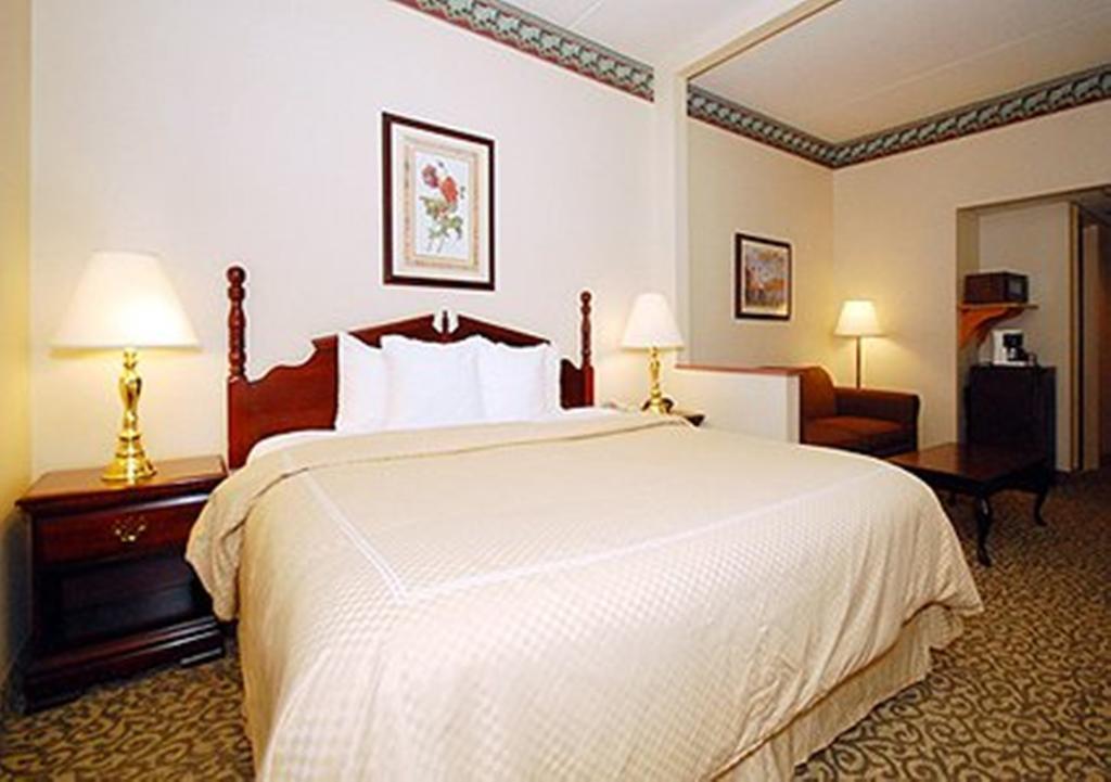 Comfort Suites Bethlehem Near Lehigh University And Lvi Airport Exterior foto