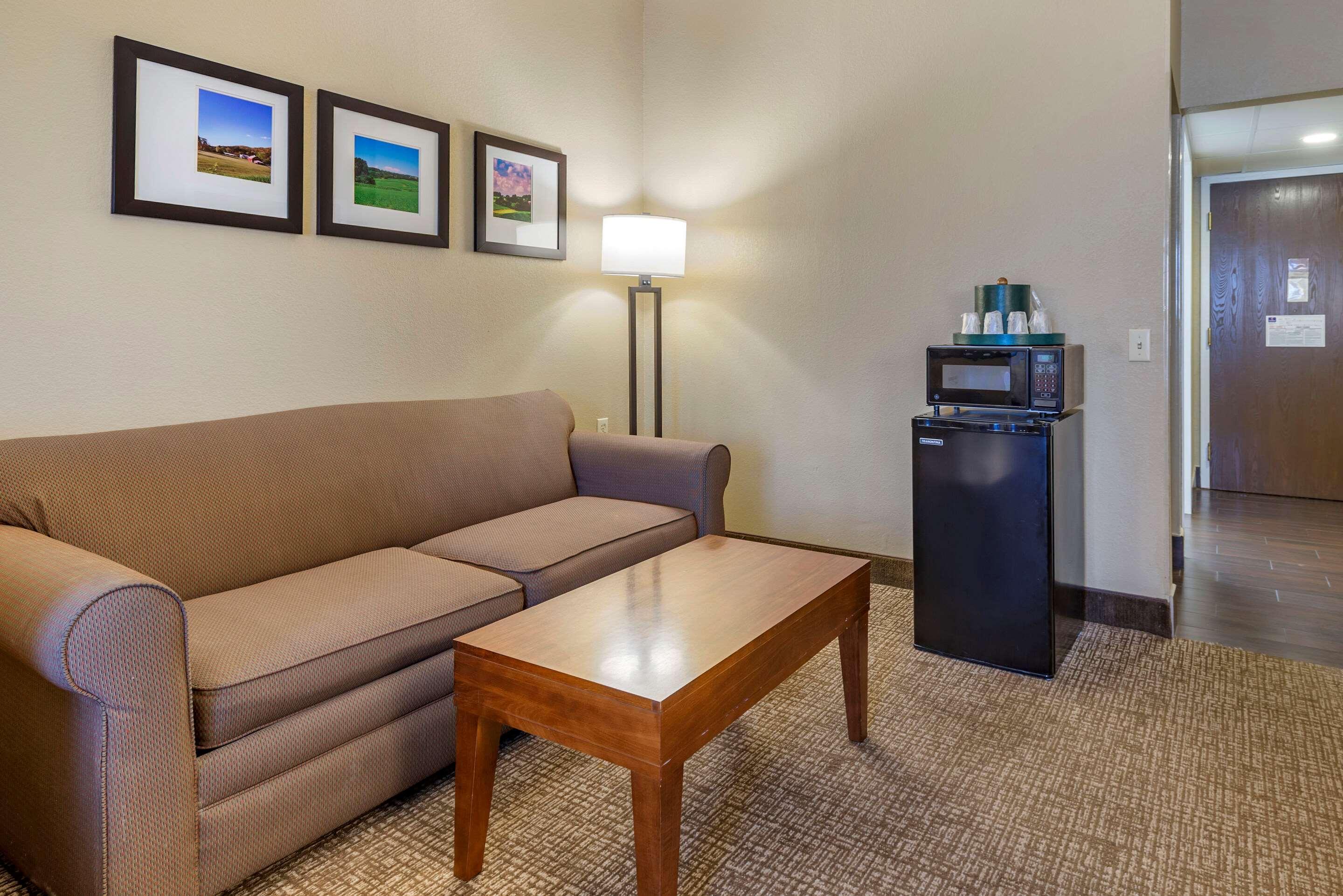 Comfort Suites Bethlehem Near Lehigh University And Lvi Airport Exterior foto