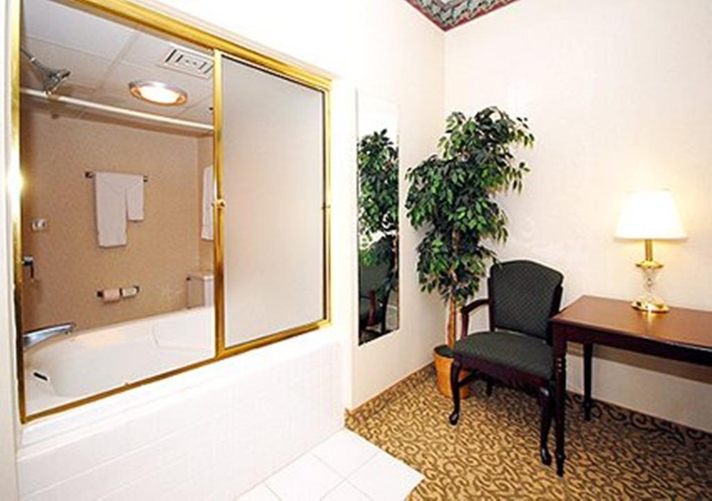 Comfort Suites Bethlehem Near Lehigh University And Lvi Airport Exterior foto