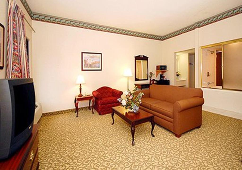 Comfort Suites Bethlehem Near Lehigh University And Lvi Airport Exterior foto