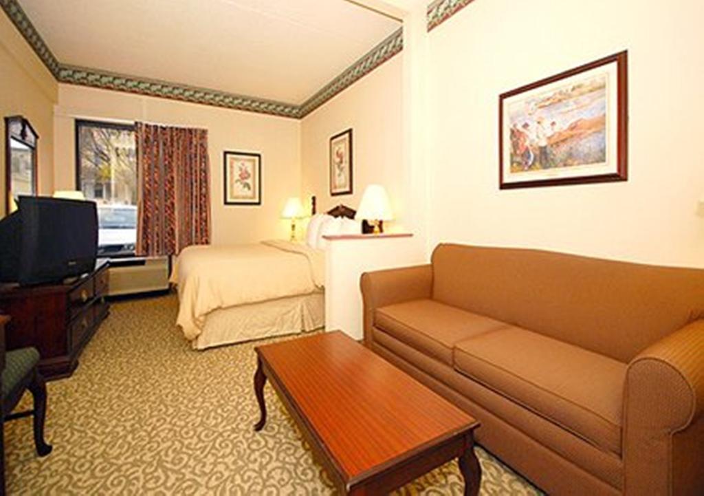 Comfort Suites Bethlehem Near Lehigh University And Lvi Airport Exterior foto