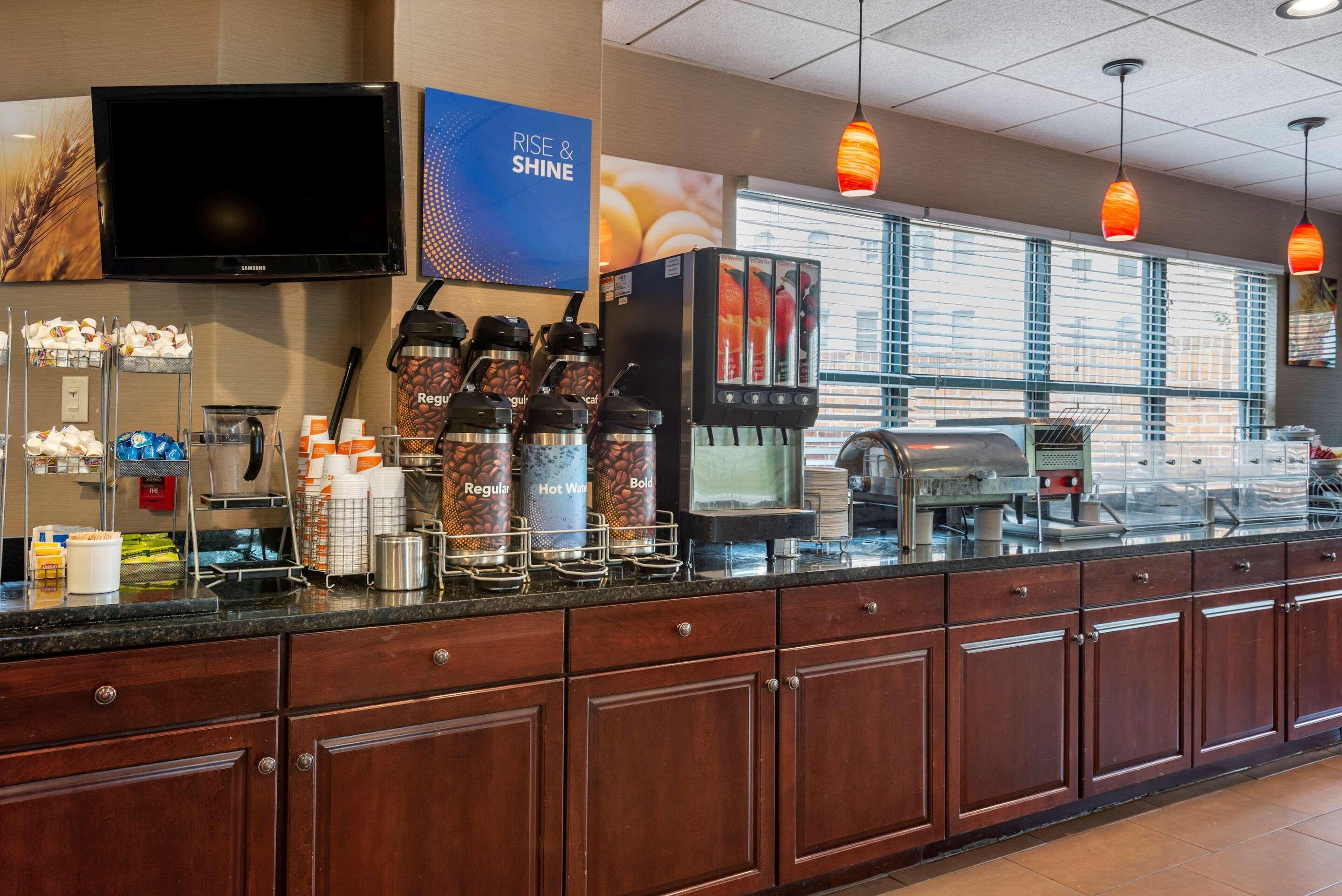 Comfort Suites Bethlehem Near Lehigh University And Lvi Airport Exterior foto