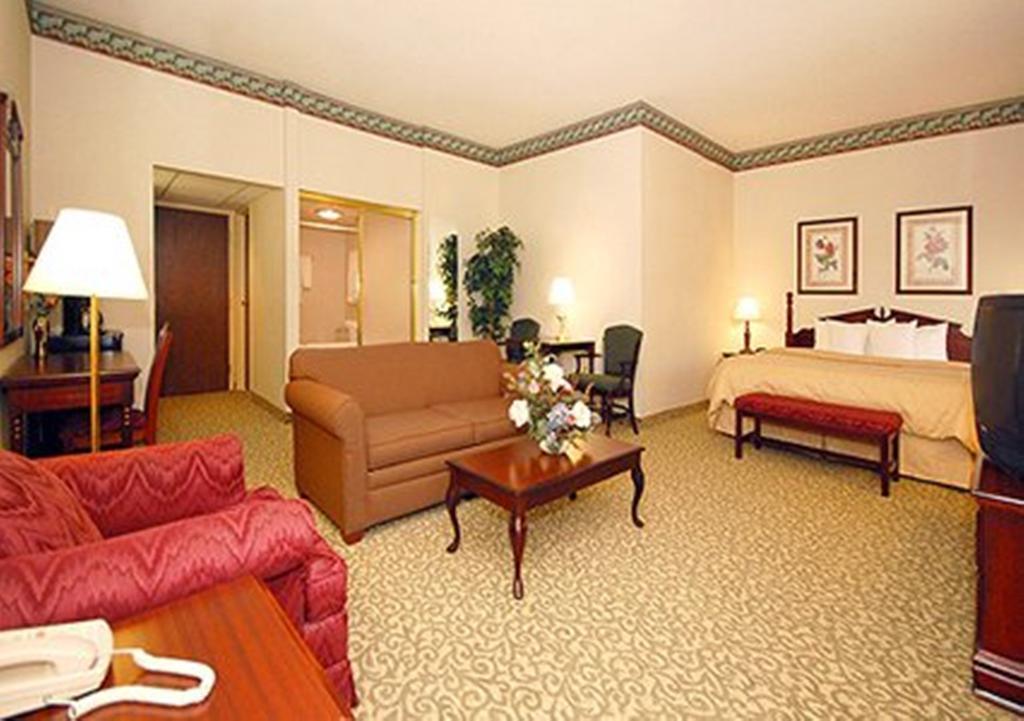 Comfort Suites Bethlehem Near Lehigh University And Lvi Airport Exterior foto