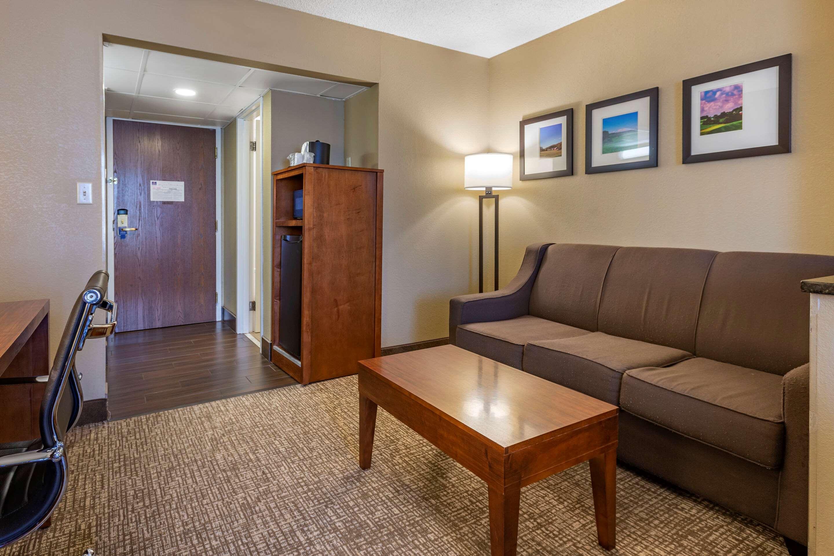 Comfort Suites Bethlehem Near Lehigh University And Lvi Airport Exterior foto