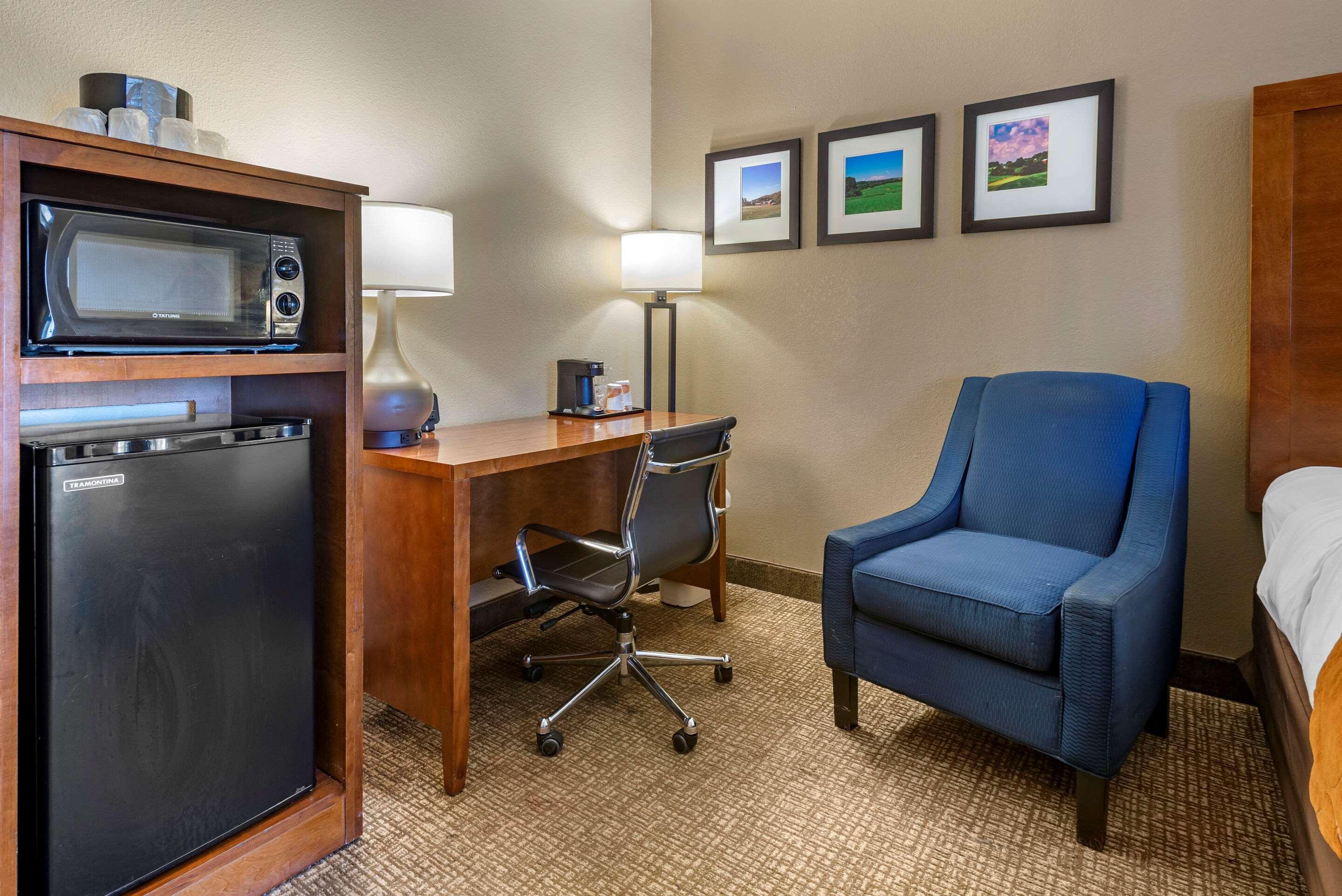 Comfort Suites Bethlehem Near Lehigh University And Lvi Airport Exterior foto